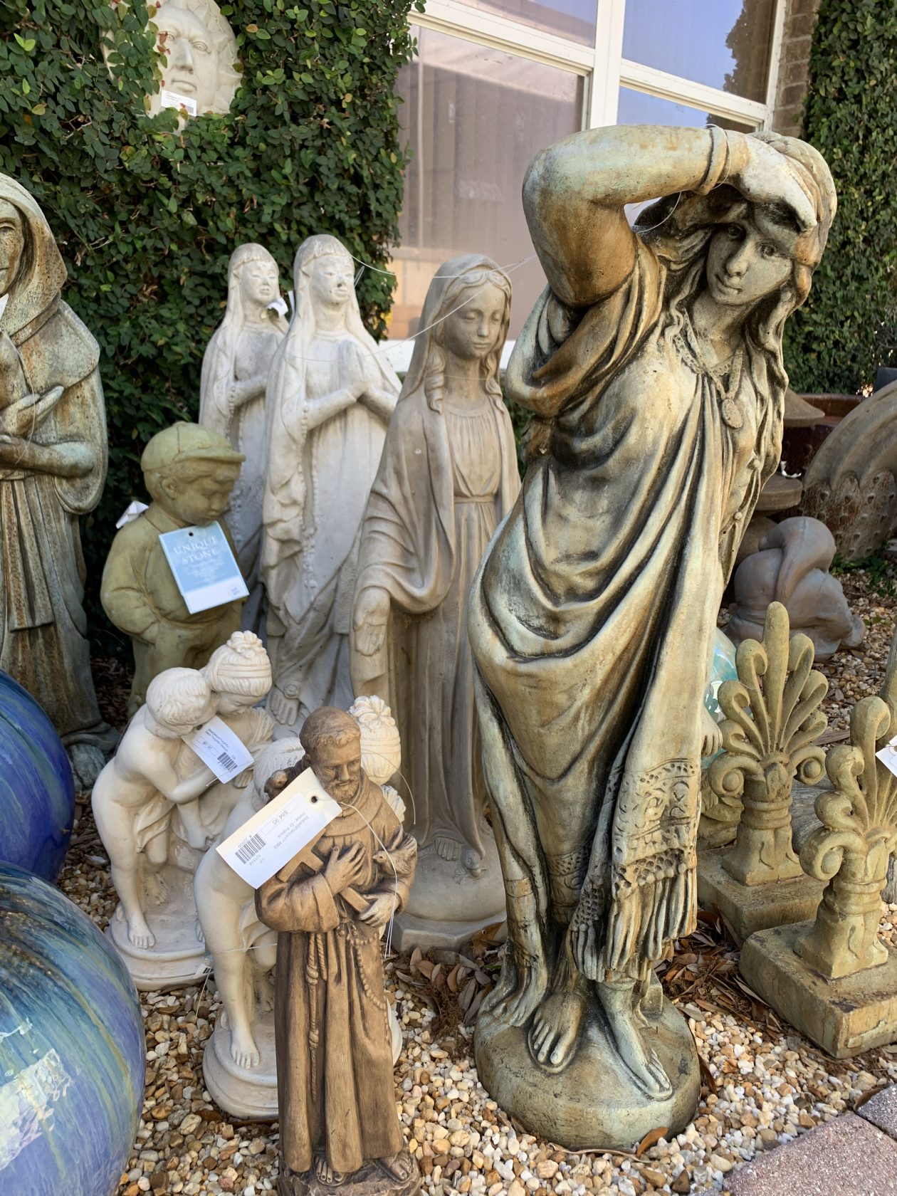 Statuary Mariposa Nursery & Retail Garden Center